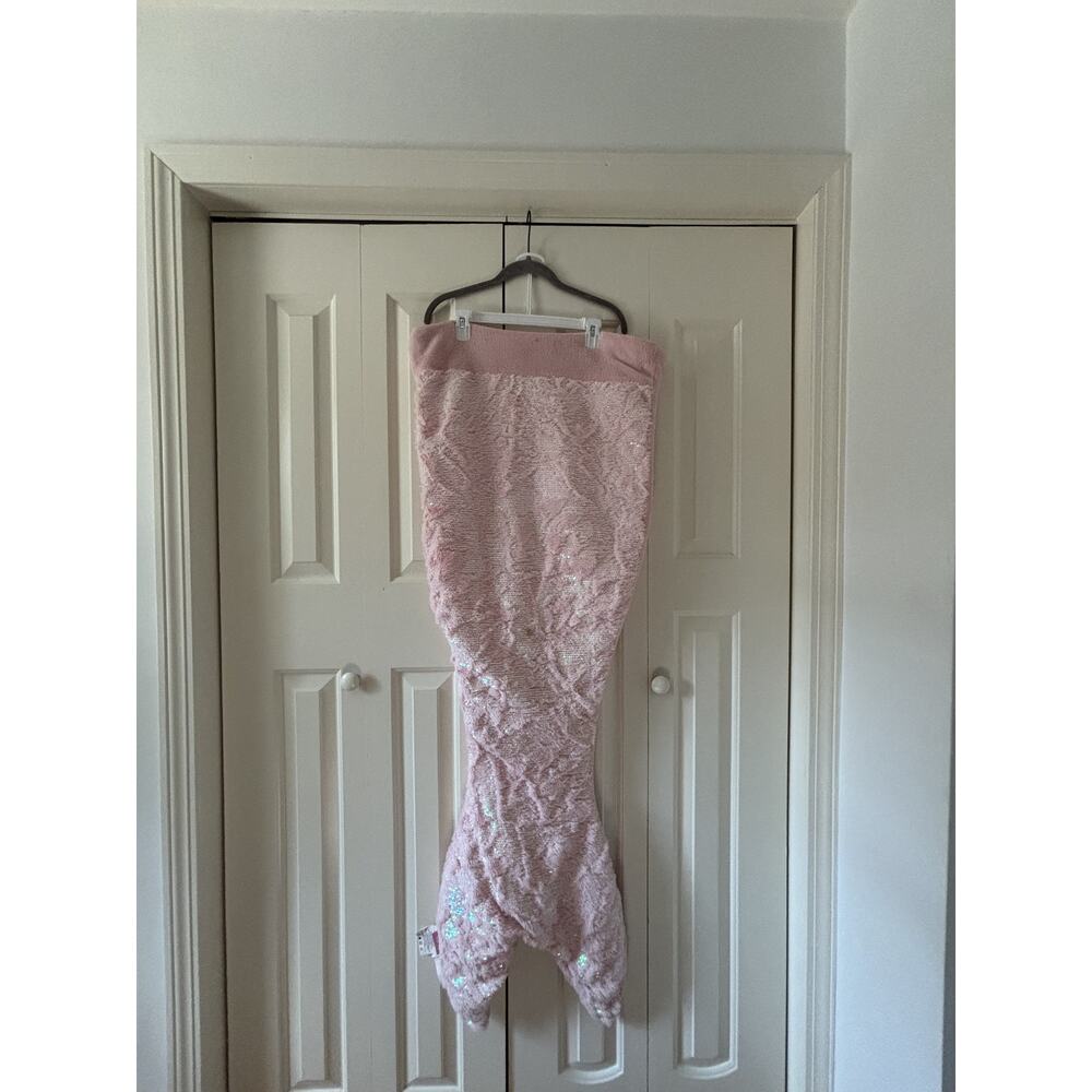 Max Studio Kids Pink Sequin Plush Mermaid Tail Blanket 22x56 - Picture 2 of 8